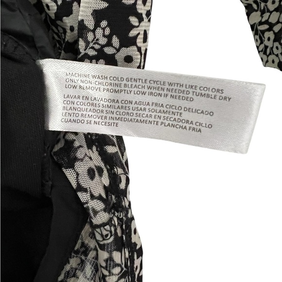 Women’s Floral Black and Cream Women's Top with Bow Size XL - Picture 6 of 7